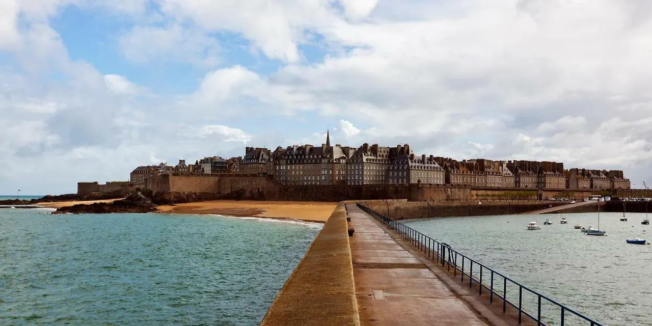 Villa Ker spa, gite avec spa privatif dans la chambre à Dol-de-Bretagne